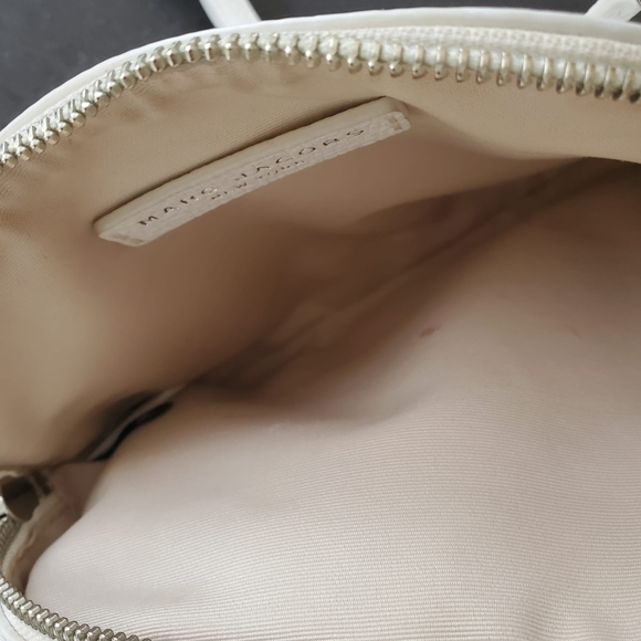MARC JACOBS White Shutter Leather Crossbody - Picture 6 of 14